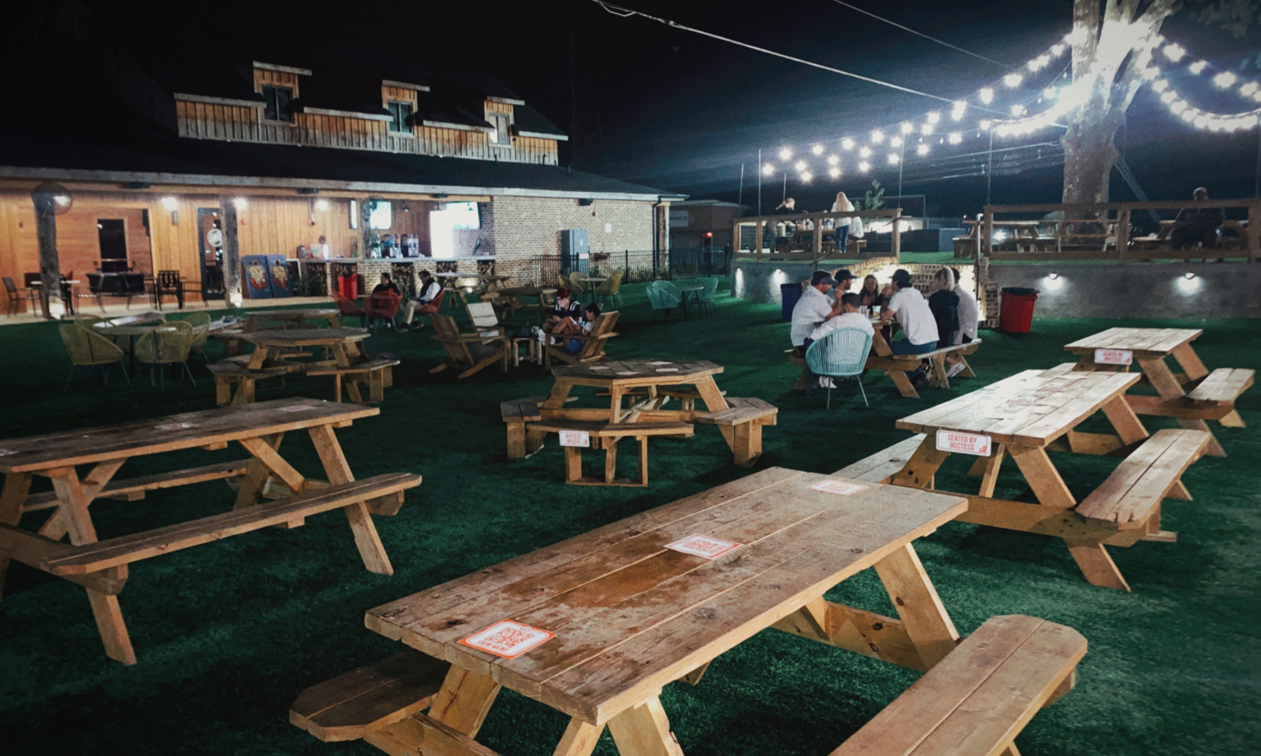 Great Barbecue and a Fun Atmosphere at Oxford’s Lamar Yard