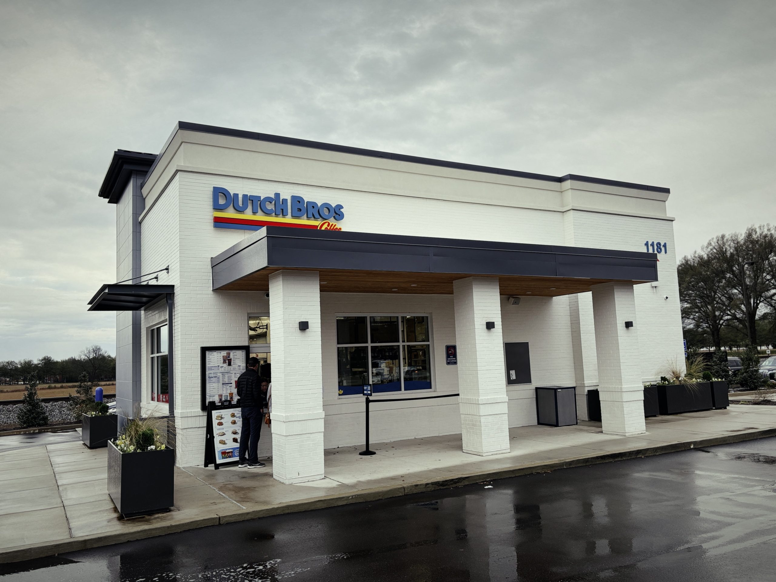 Dutch Bros Coffee Enters the Memphis Market With A Collierville Location