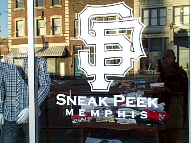 12/05/2009: Take a Peek at Hip Hop Fashion in Memphis