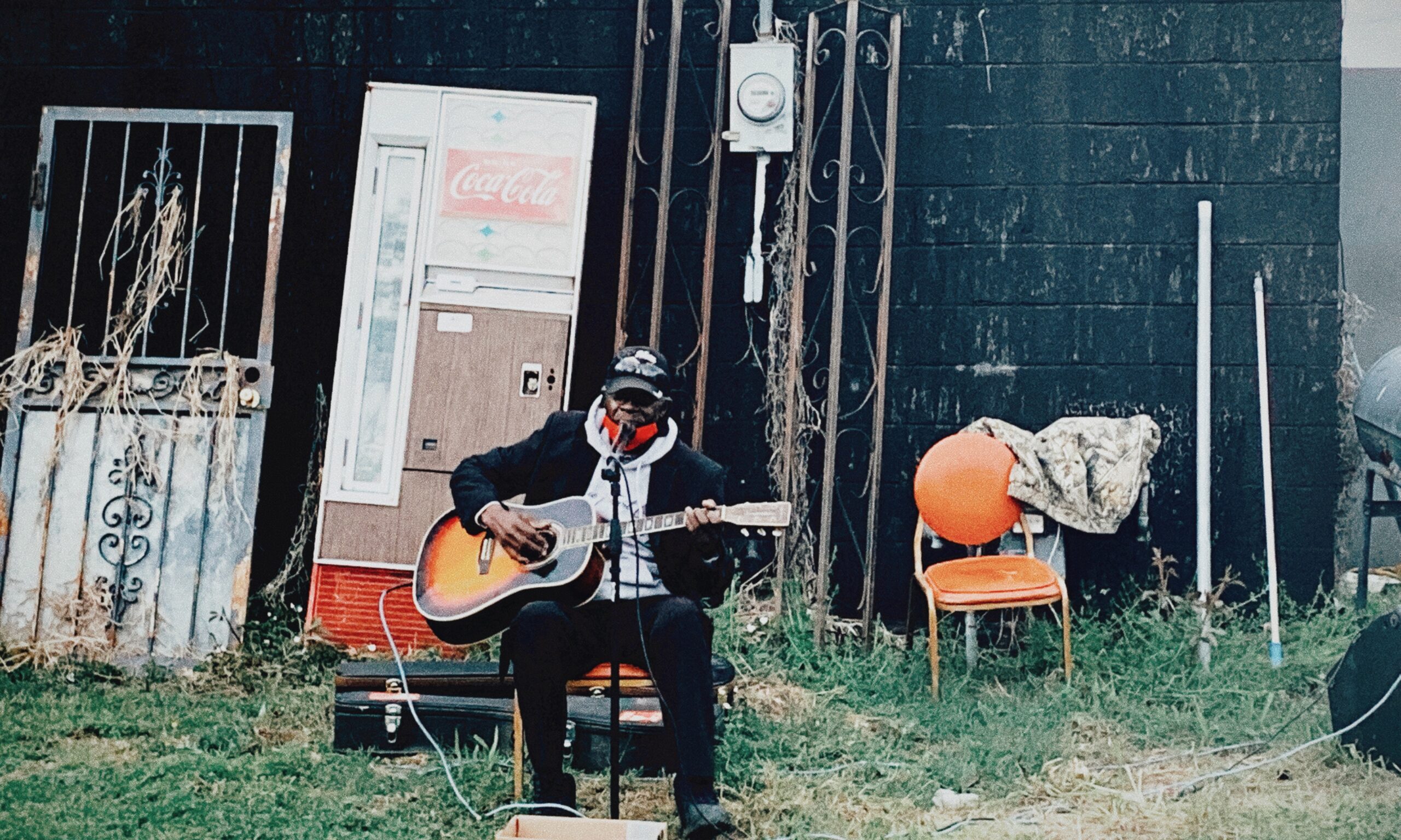 Juke Joint Fest: Sean Bad Apple’s Private Backyard Party With Jimmy Duck Holmes